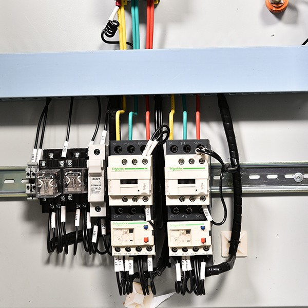 消防風(fēng)機(jī)控制箱 消防風(fēng)機(jī)控制箱